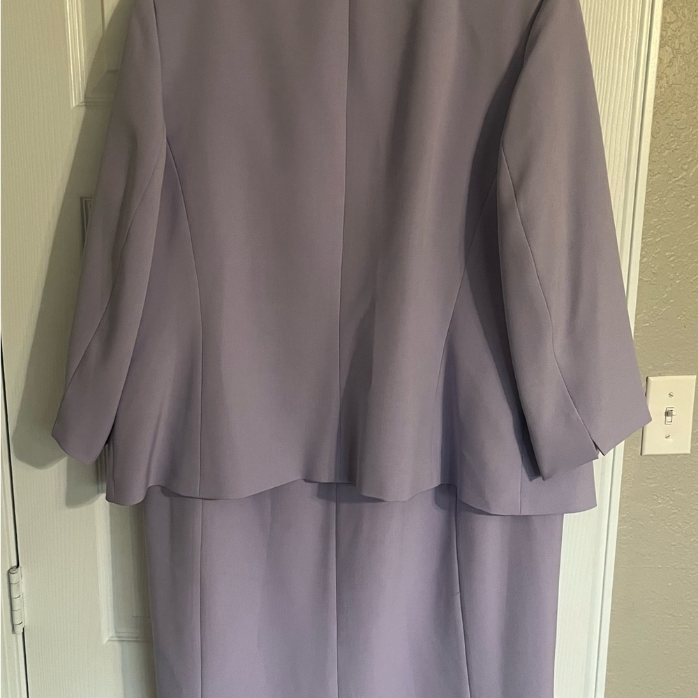 Smart Lavender Dress and Blazer - Picture 5 of 8